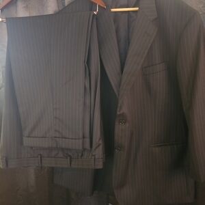 Brooks Brothers 1818 Madison Navy/Gray Pinstripe Two button suit 52R 47W Classic